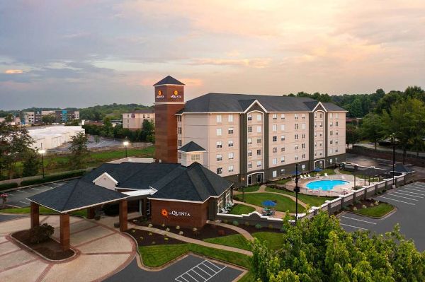 La Quinta Inn & Suites By Wyndham Greensboro Nc - Greensboro, NC