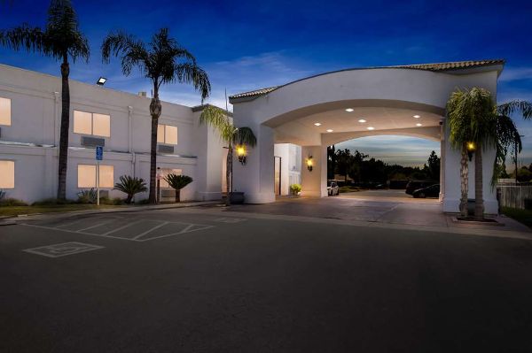 Hourglass Hotel Ascend Hotel Collection - Bakersfield, CA