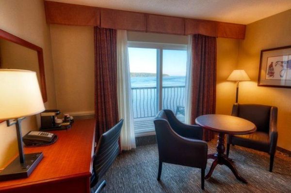Anchor Inn & Suites Bw Signature Collection - Campbell River