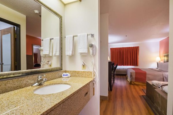 Motel 6 Crossroads Mall-waterloo - Iowa