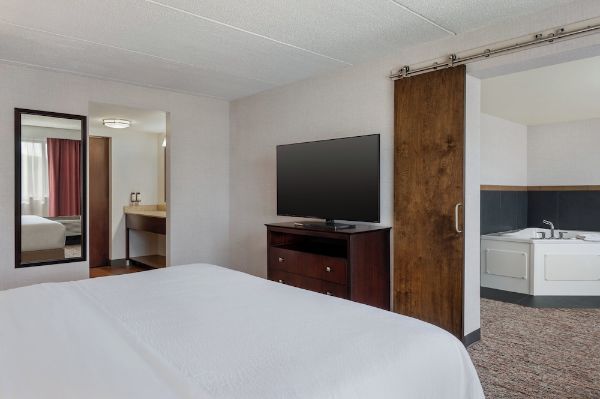 Garner Hotel Wadsworth By Ihg - Medina, OH