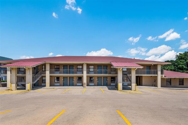 Quality Inn & Suites Hot Springs-lake Hamilton - Hot Springs, AR