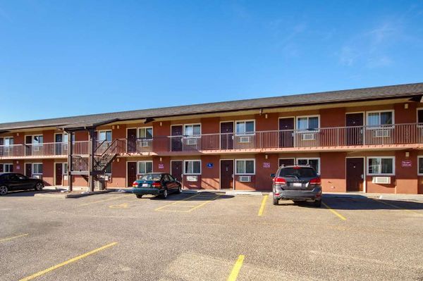 Motel 6 Lethbridge Ab - Lethbridge