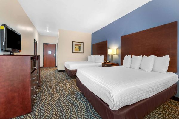Best Western Plus Covered Bridge Inn - Brazil, IN
