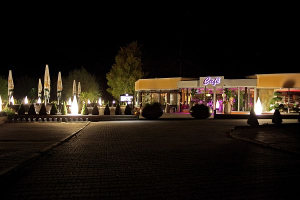 Moness Hotel Und Kaffeerösterei - Freyburg