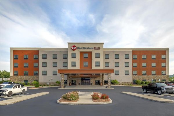 Best Western Plus Elizabethtown Inn & Suites - Elizabethtown, KY