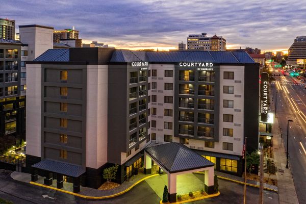 Courtyard By Marriott Nashville Vanderbilt-west End - Nashville, TN