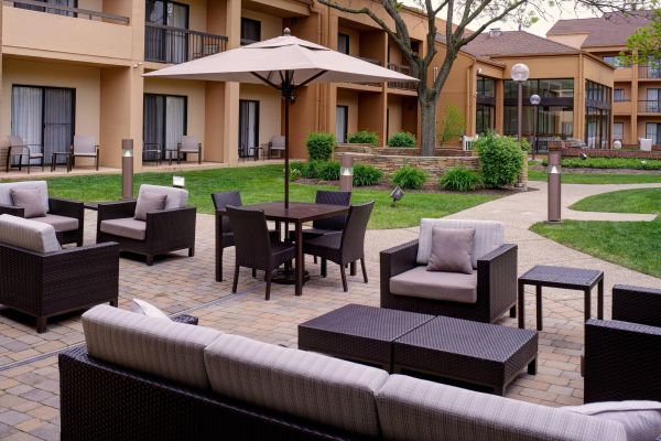 Courtyard By Marriott Detroit Dearborn - Detroit, MI