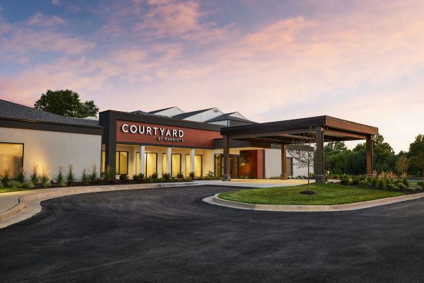 Courtyard By Kansas City Overland Park Metcalf-south Of College Boulevard - Overland Park, KS