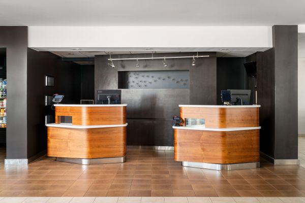 Courtyard By Marriott Melbourne West - Melbourne