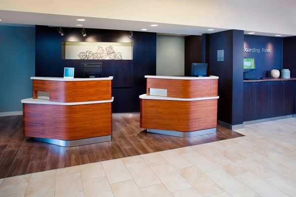 Courtyard By Marriott West Palm Beach Airport - Palm Beach, FL