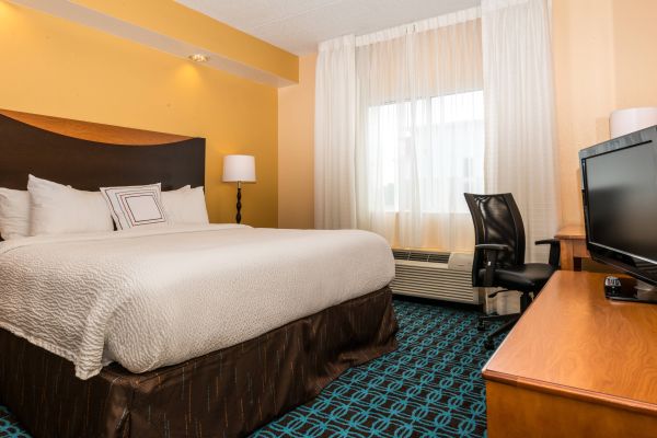 Fairfield Inn And Suites By Marriott Nashville At Opryland - Hendersonville, TN