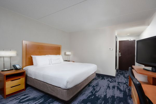 Fairfield Inn And Suites By Marriott Charlottesville North - シャーロッツビル, VA