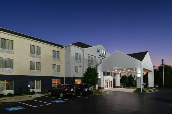 Fairfield Inn And Suites By Marriott Charlotte Arrowood - Charlotte, NC