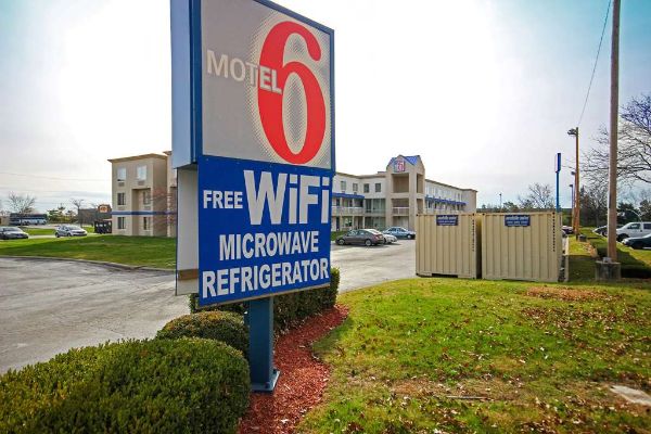 Motel 6 Columbus West - Columbus