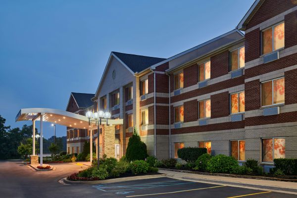 Fairfield Inn And Suites By Marriott Detroit Farmington Hills - Farmington Hills, MI