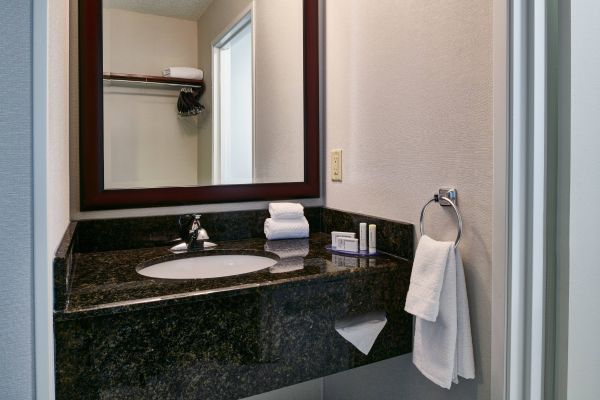 Fairfield Inn And Suites By Marriott Detroit Livonia - Novi, MI
