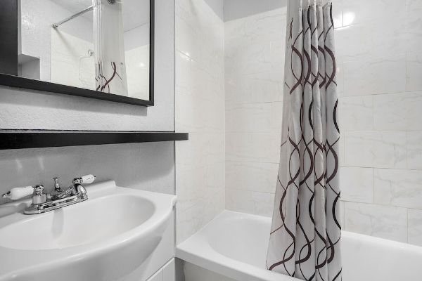 Avalon Hotel - Pinellas Park, FL