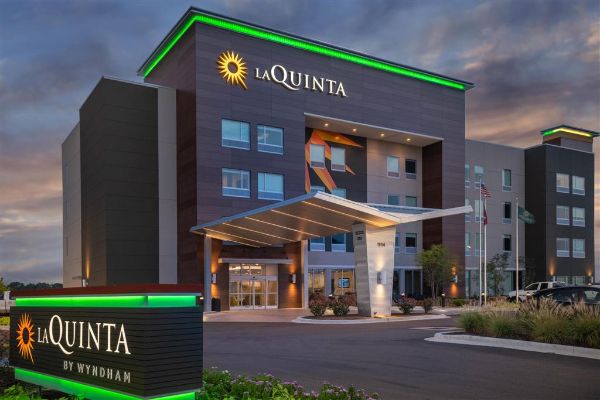 La Quinta Inn & Suites By Wyndham West Memphis - Memphis, TN