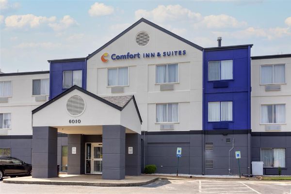 Comfort Inn & Suites Memphis East - Germantown, TN