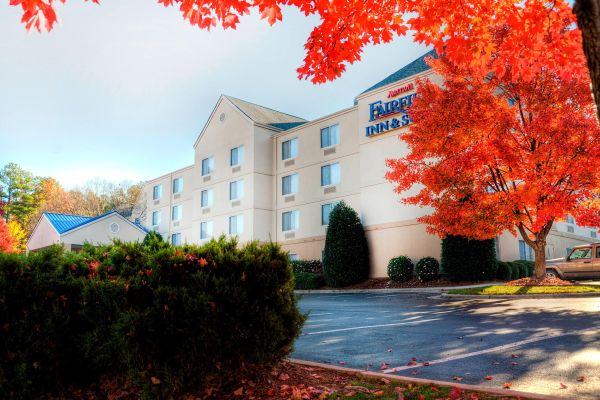 Fairfield Inn And Suites By Marriott Raleigh Crabtree Valley - Raleigh, NC