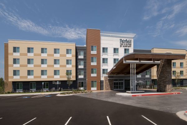 Fairfield Inn And Suites By Marriott Little Rock Airport - Little Rock, AR