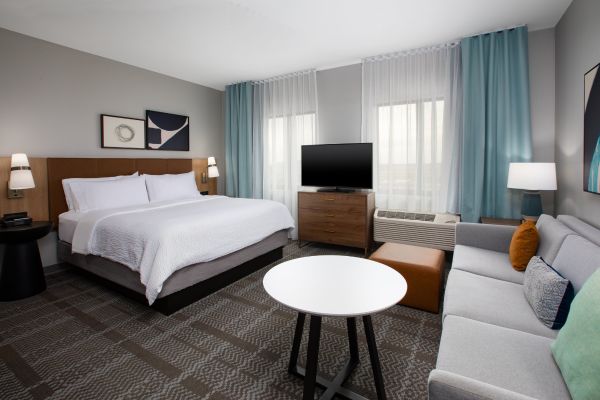 Staybridge Suites Ames By Ihg - Ames, IA