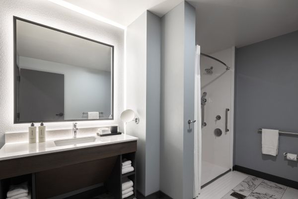 Crowne Plaza Kearney By Ihg - Kearney, NE