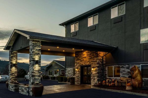 La Quinta Inn & Suites By Wyndham Grants Pass - Grants Pass, OR