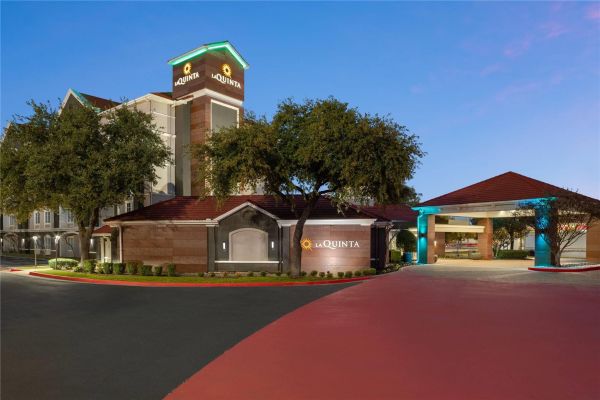 La Quinta Inn & Suites By Wyndham Dallas Arlington South - Arlington, TX