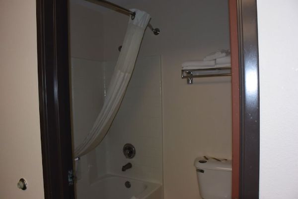 Travelodge Suites By Wyndham Newberg - Newberg, OR