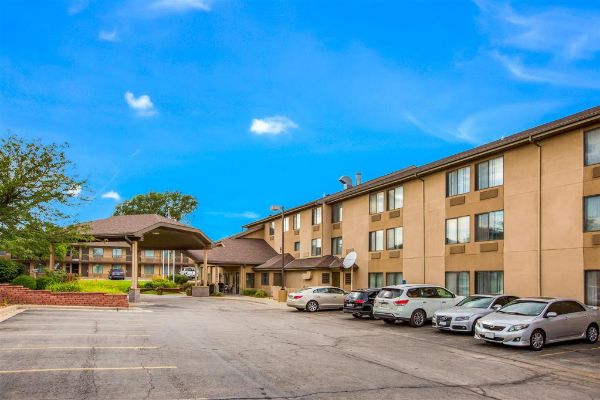 Quality Inn & Suites Lawrence - University Area - 로렌스