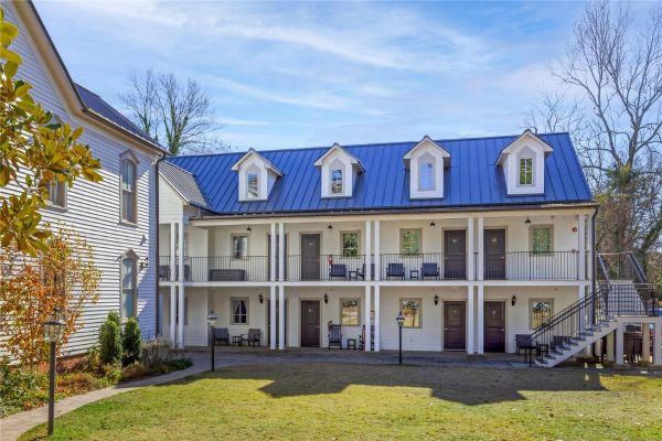 The Colonial Inn An Ascend Collection Hotel - Hillsborough, NC