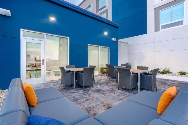 Hampton Inn By Hilton Bedford In - Bedford