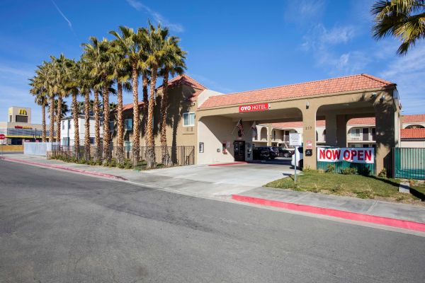 Oyo Hotel Palmdale Antelope V - Palmdale, CA