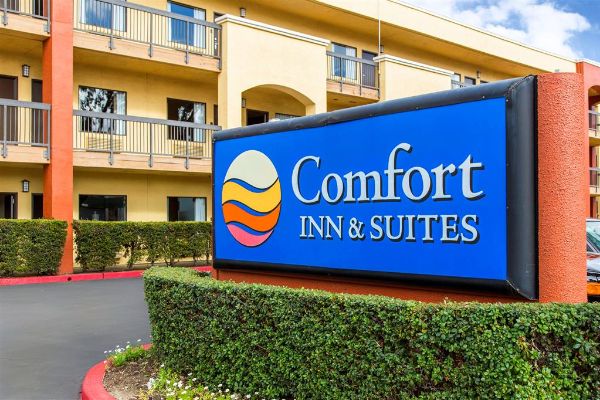 Comfort Inn & Suites San Francisco Airport North - Daly City, CA