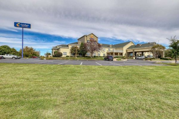 Appleton Airportcomfort Suites - アップルトン, WI