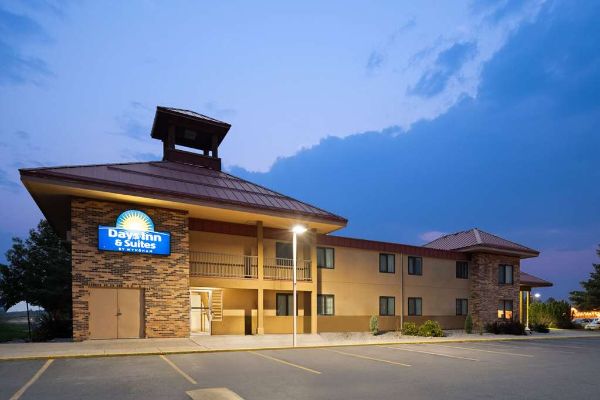 Days Inn & Suites By Wyndham Bozeman - Bozeman, MT