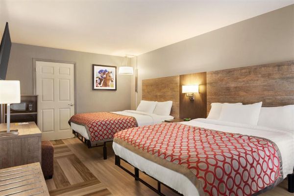Days Inn & Suites By Wyndham Bowling Green - Bowling Green, KY