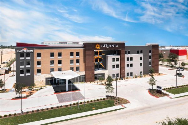 La Quinta Inn & Suites By Wyndham Pflugerville - Pflugerville, TX
