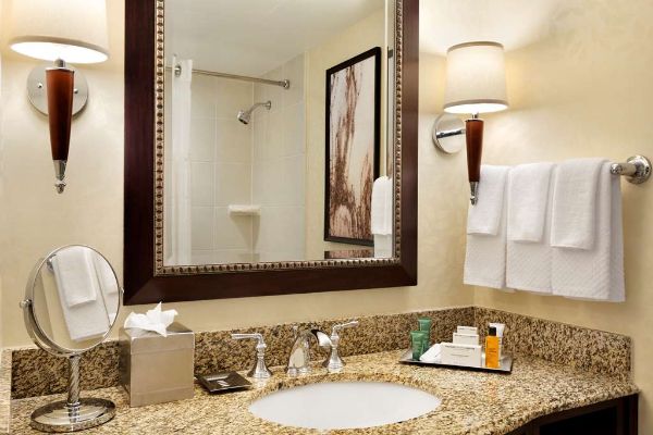 Hilton East Brunswick Hotel & Executive Meeting Center - Highland Park, NJ