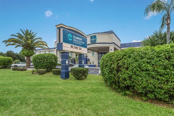 Clarion Inn & Suites Central Clearwater Beach - Dunedin, FL