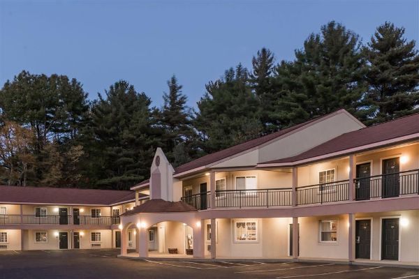 Howard Johnson By Wyndham Lenox - Lee, MA