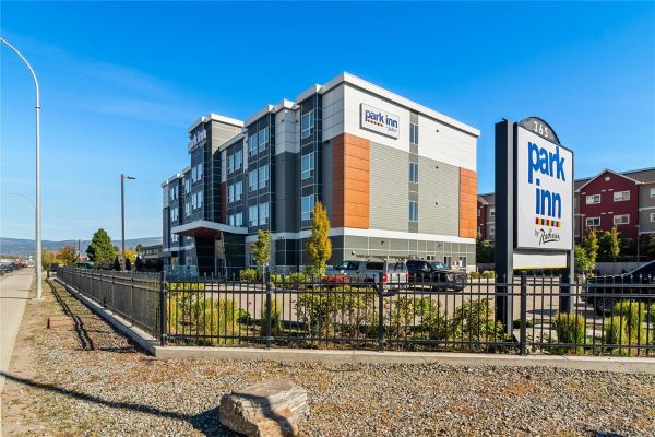 Microtel Inn & Suites By Wyndham Kelowna - Kelowna