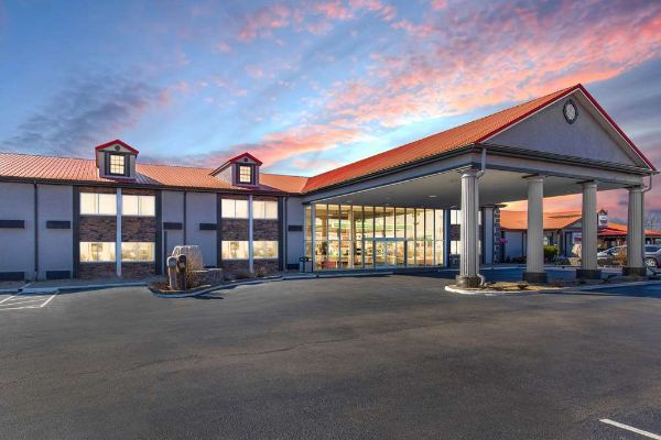 Ramada By Wyndham Bowling Green - Bowling Green, KY