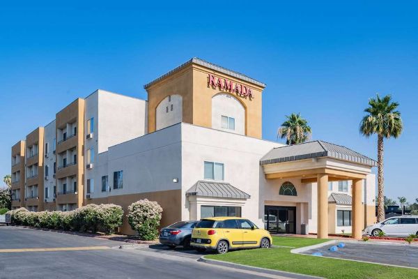 Ramada By Wyndham Bakersfield North - Bakersfield, CA