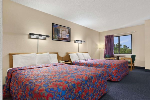 Days Inn By Wyndham Buena Park - Garden Grove, CA