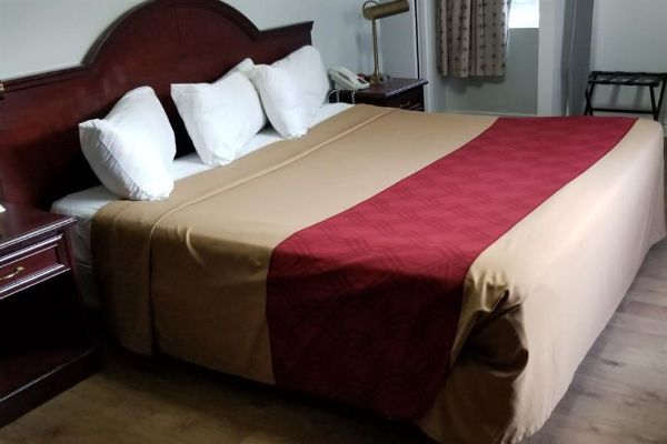 Baymont By Wyndham Montreal Airport - Montreal