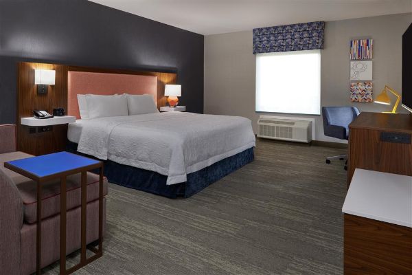 Hampton Inn & Suites By Hilton Montreal-dorval - Montréal