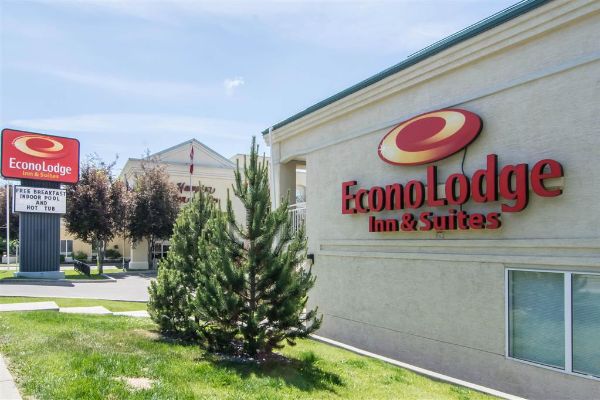 Econo Lodge Inn & Suites University - Calgary